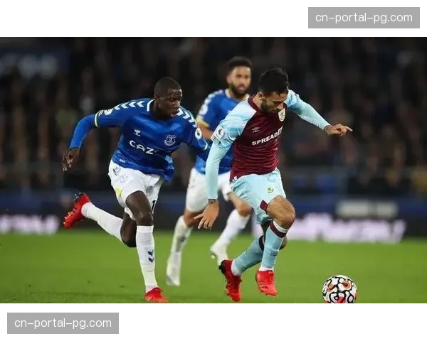 关键一胜:诺丁汉森林1-0小胜伯恩利,逃离降级区。 关键一胜:诺丁汉森林1-0小胜伯恩利,逃离降级区。