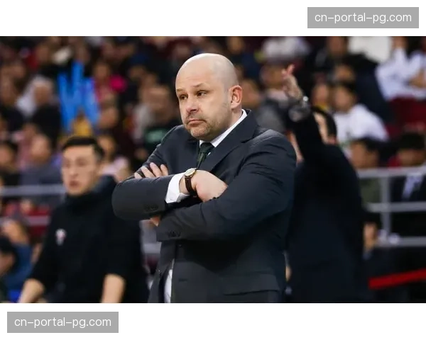 通讯：一场平局后，雷恩主帅的赛后分析视频被翻译成六种语言推送