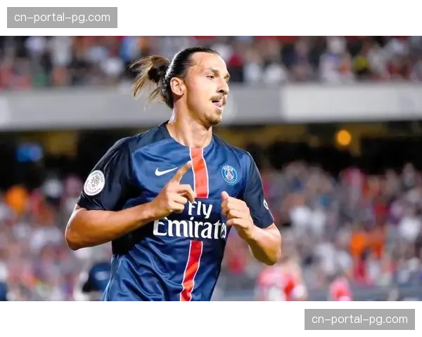 历史回顾：十年前的今天，伊布在巴黎的惊天倒钩